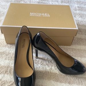 Michael Kors, black, size 6 heels
